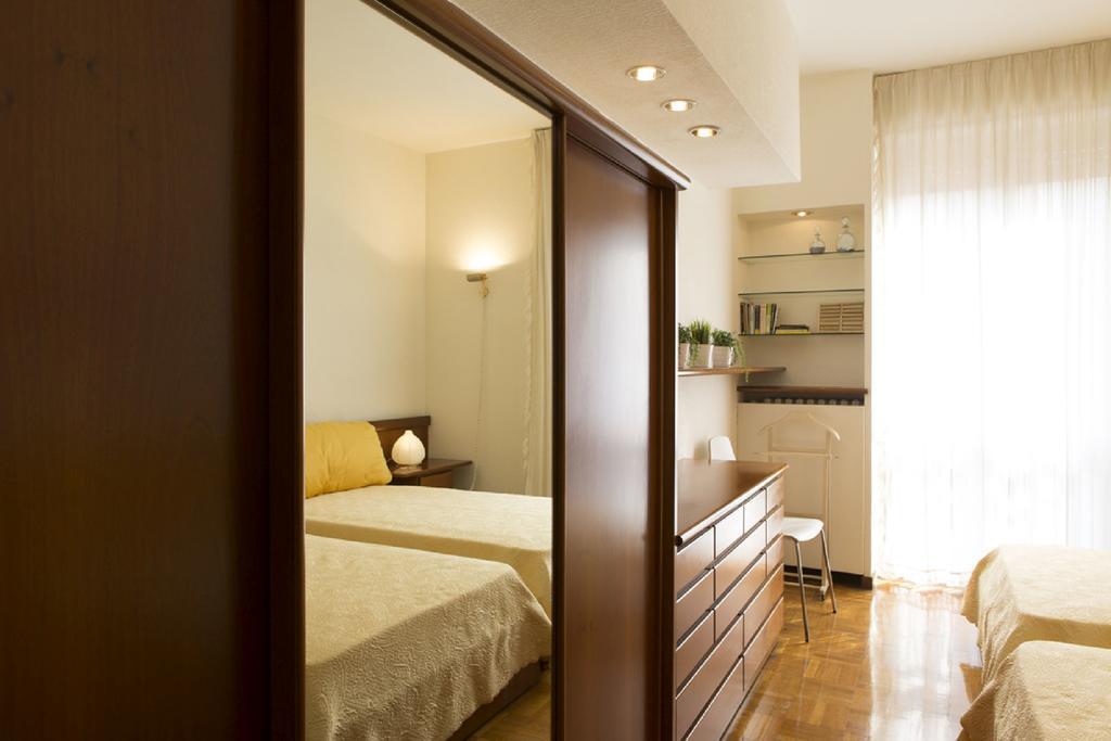 Fiera Monterosa 11 Apartment Мілан Номер фото